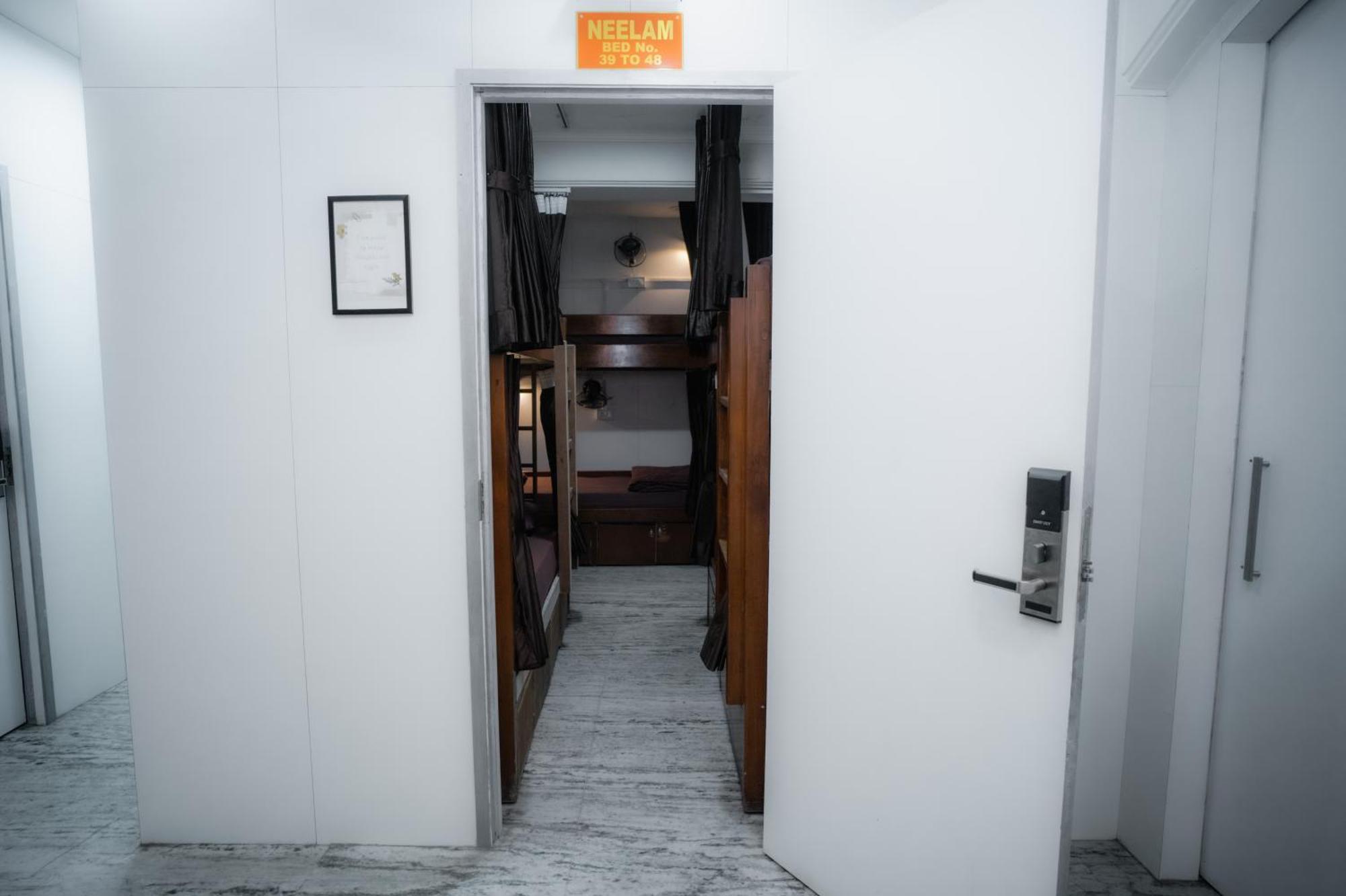 Pearl Courtyard Dormitory Benares Buitenkant foto