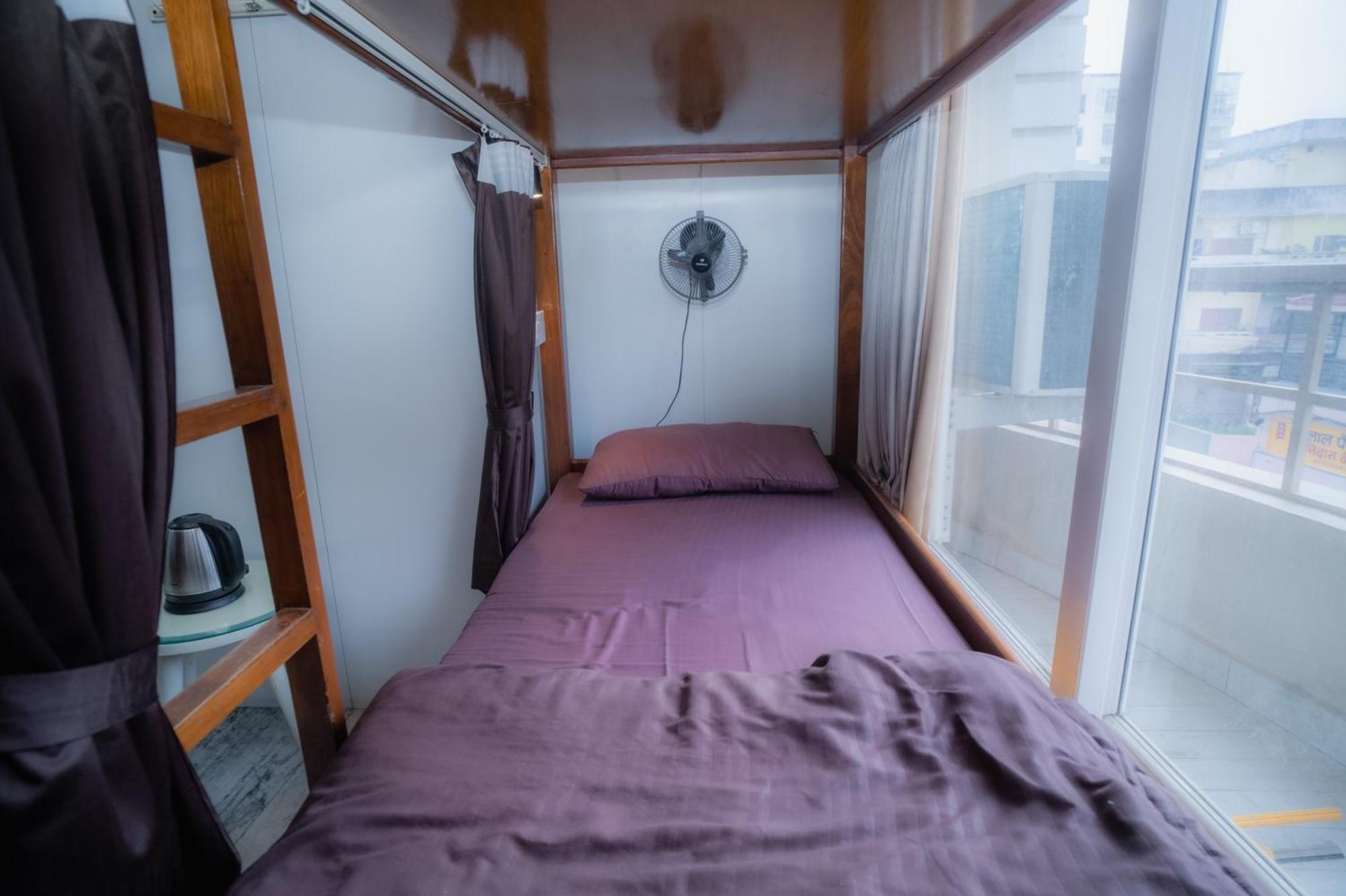 Pearl Courtyard Dormitory Benares Buitenkant foto