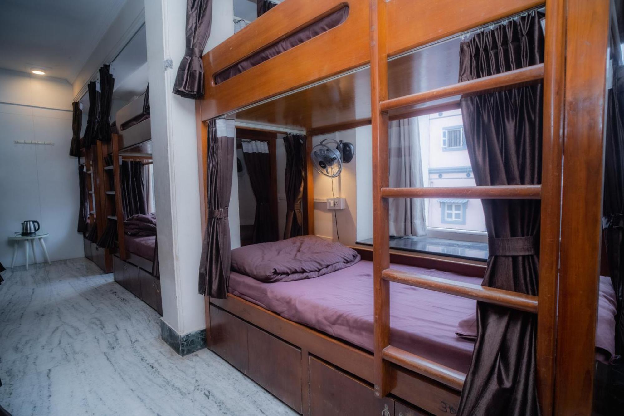 Pearl Courtyard Dormitory Benares Buitenkant foto