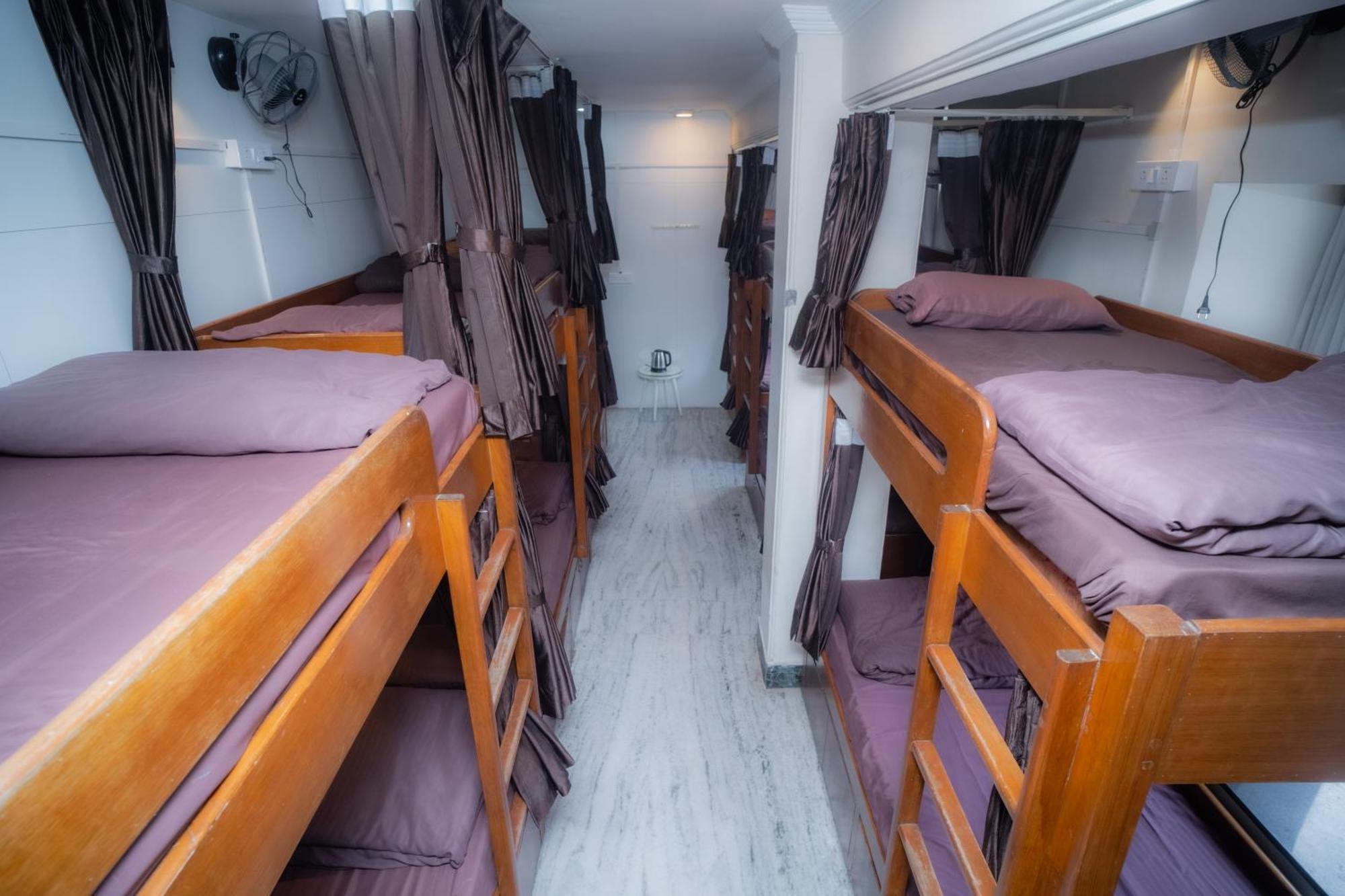 Pearl Courtyard Dormitory Benares Buitenkant foto