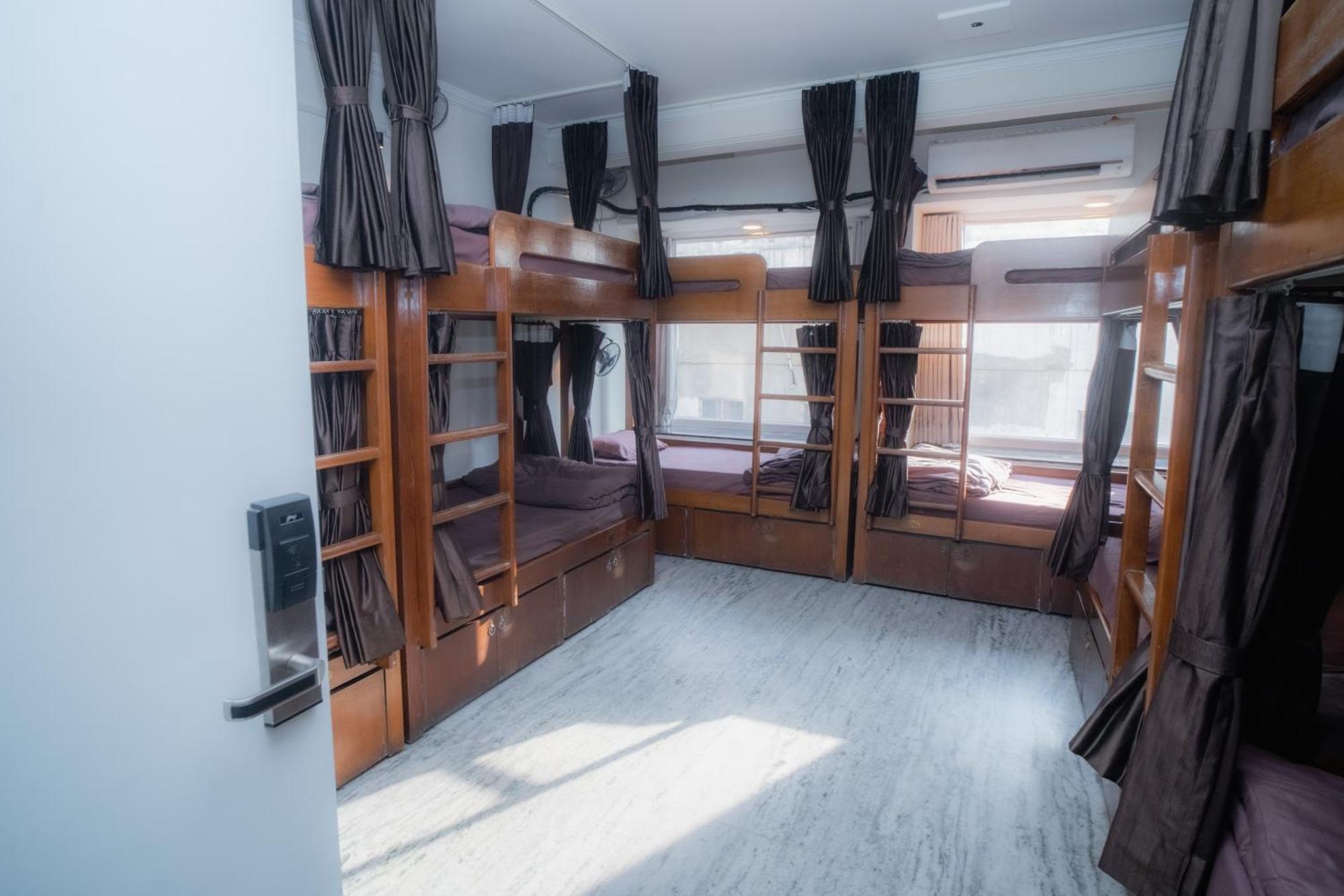 Pearl Courtyard Dormitory Benares Buitenkant foto