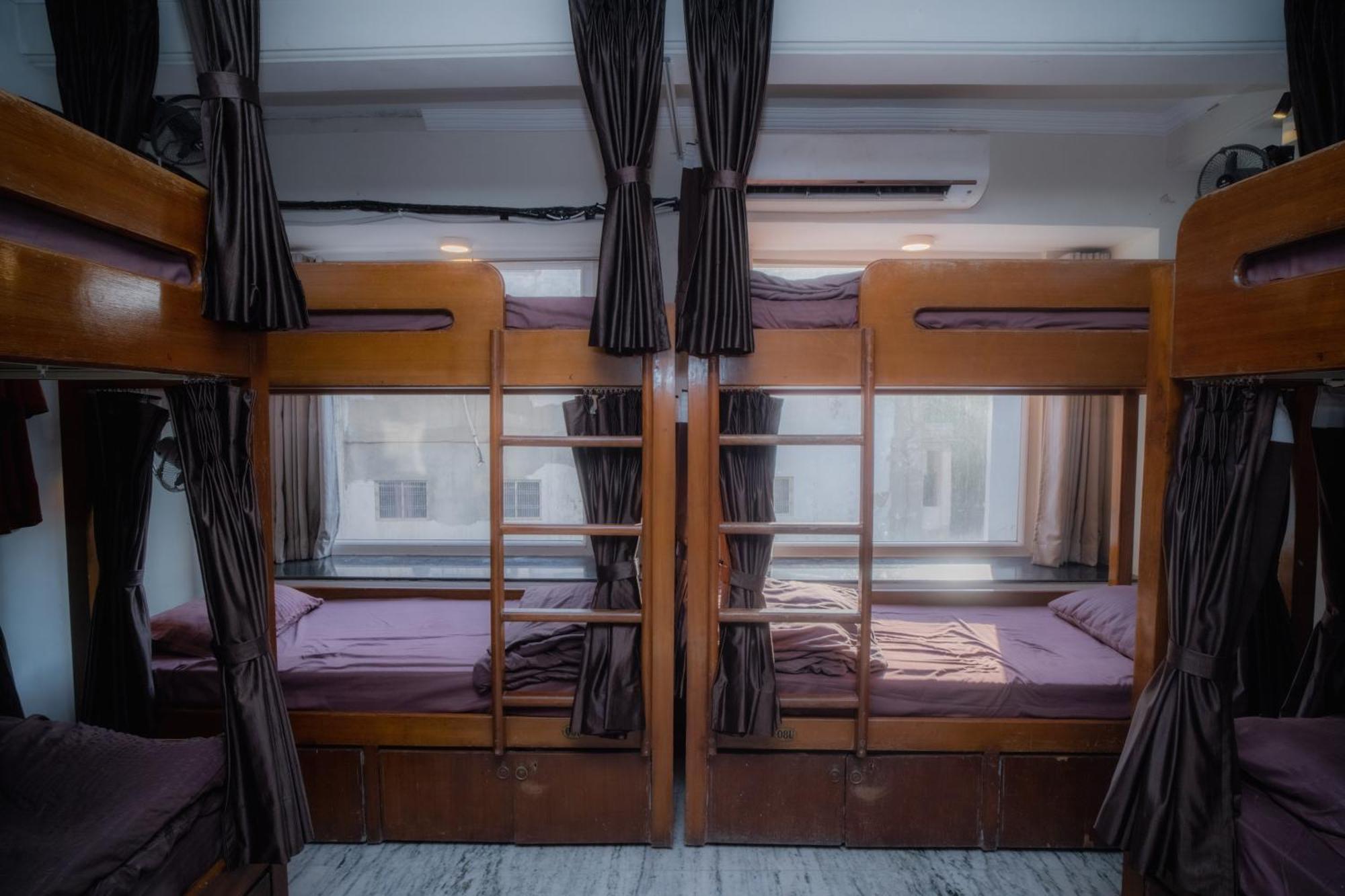 Pearl Courtyard Dormitory Benares Buitenkant foto