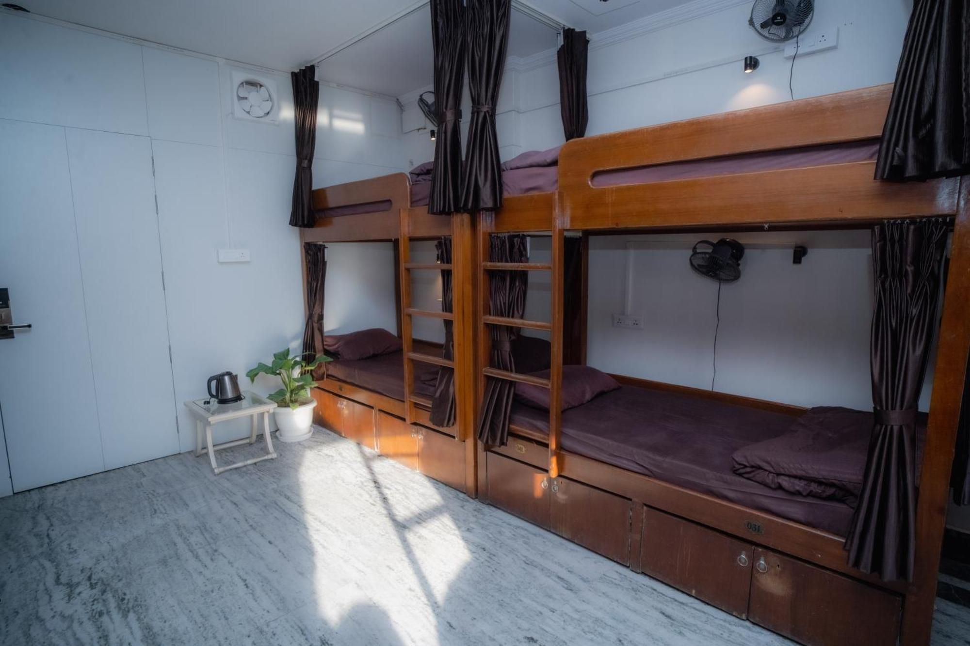 Pearl Courtyard Dormitory Benares Buitenkant foto